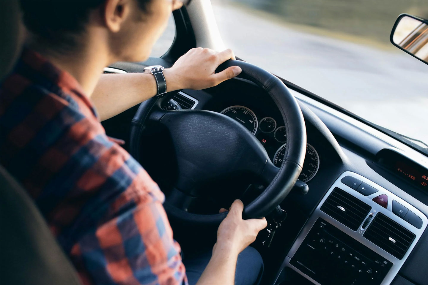 couple getting auto loan